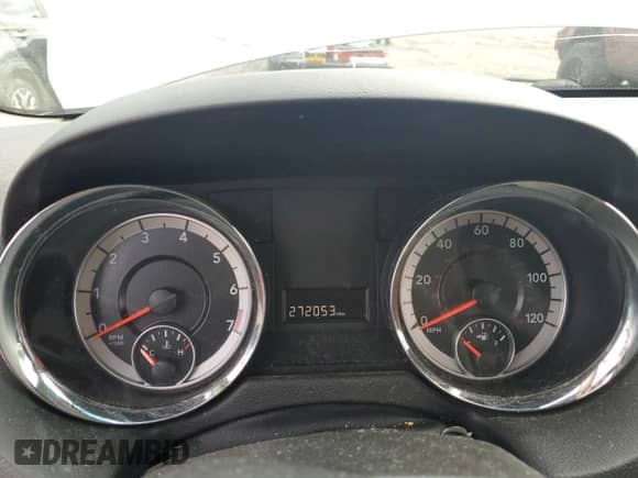 2016 Dodge Grand Caravan SXT with VIN 2C4RDGCG8GR370769, listed as a Copart auction lot 81976545 with 272,053 mi miles and Salvage title. Bid and sale history available at DreamBid. Image 9.