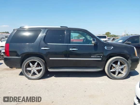 2007 Cadillac Escalade with VIN 1GYEC63857R327155, listed as a IAAI auction lot 43440586 with 174,474 mi miles and . Bid and sale history available at DreamBid. Image 12.