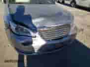 2013 Chrysler 200 Touring z VIN 1C3CCBBB4DN765112, wystawiony jako Copart lot #81339425 z przebiegiem 82 882 mil mil oraz Nie do naprawy • Non repairable. Historia ofert i sprzedaży dostępna na DreamBid. Obrazek 9.