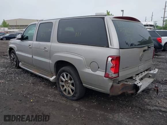 2004 Cadillac Escalade ESV Platinum Edition with VIN 3GYFK66N34G265579, listed as a IAAI auction lot 42396711 with Not provided miles and . Bid and sale history available at DreamBid. Image 3.