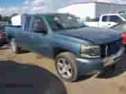2011 Chevrolet Silverado 1500 LT z VIN 1GCRCSE02BZ369587, wystawiony jako IAAI lot #43397991 z przebiegiem 188 105 mil mil oraz . Historia ofert i sprzedaży dostępna na DreamBid. Obrazek 1.