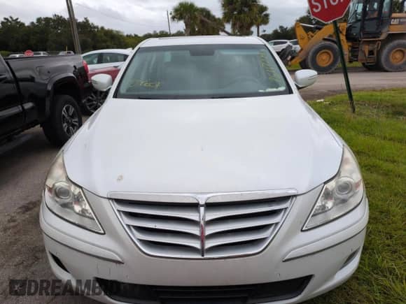 2011 Hyundai Genesis z VIN KMHGC4DF4BU127160, wystawiony jako Copart lot #75117224 z przebiegiem Nie podano mil oraz Czysty tytuł • Clean title. Historia ofert i sprzedaży dostępna na DreamBid. Obrazek 5.