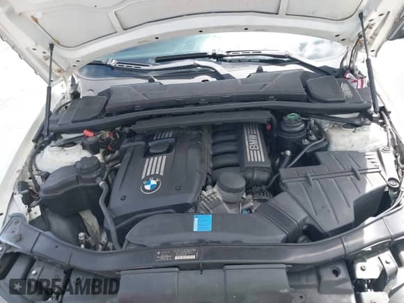 2009 BMW 3 Series 328i with VIN WBAPH73509A173240, listed as a IAAI auction lot 43086772 with 126,453 mi miles and . Bid and sale history available at DreamBid. Image 10.