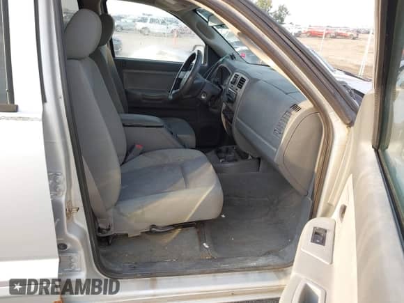 2006 Dodge Dakota SLT с VIN 1D7HW48N16S671771, выставлен на аукционе IAAI как лот 42939185 с пробегом 88 933 миль миль и . История ставок и продаж доступна на DreamBid. Изображение 5.