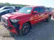 2022 Toyota Tacoma SR5 z VIN 3TMDZ5BN6NM139342, wystawiony jako IAAI lot #42711808 z przebiegiem 46 826 mil mil oraz . Historia ofert i sprzedaży dostępna na DreamBid. Obrazek 2.