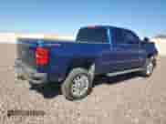 2017 Chevrolet Silverado 2500HD Work Truck z VIN 1GC2KUEG0HZ151797, wystawiony jako Copart lot #67667085 z przebiegiem 225 607 mil mil oraz Szkoda całkowita • Salvage title. Historia ofert i sprzedaży dostępna na DreamBid. Obrazek 3.