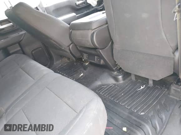 2020 Chevrolet Silverado 2500HD Work Truck z VIN 1GC1YLEYXLF333465, wystawiony jako IAAI lot #42953549 z przebiegiem 209 729 mil mil oraz . Historia ofert i sprzedaży dostępna na DreamBid. Obrazek 8.