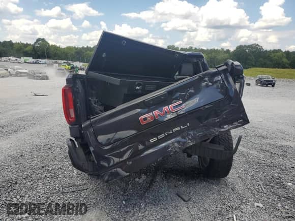 2023 GMC Sierra 1500 Denali z VIN 3GTUUGEDXPG191944, wystawiony jako Copart lot #66383435 z przebiegiem 78 795 mil mil oraz Szkoda całkowita • Salvage title. Historia ofert i sprzedaży dostępna na DreamBid. Obrazek 6.
