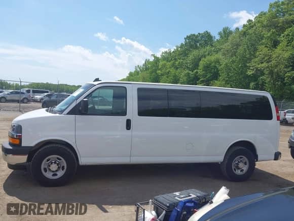 2017 Chevrolet Express Passenger LT с VIN 1GAZGPFF0H1263692, выставлен на аукционе IAAI как лот 42187605 с пробегом 76 995 миль миль и . История ставок и продаж доступна на DreamBid. Изображение 14.