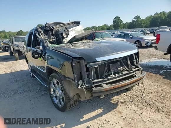 2013 Cadillac Escalade Luxury with VIN 1GYS3BEF3DR253351, listed as a Copart auction lot 65962795 with 215,376 mi miles and Salvage title. Bid and sale history available at DreamBid. Image 14.