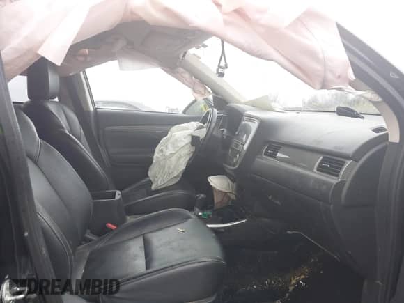 2019 Mitsubishi Outlander ES z VIN JA4AZ3A39KZ004223, wystawiony jako IAAI lot #43507250 z przebiegiem 88 621 mil mil oraz . Historia ofert i sprzedaży dostępna na DreamBid. Obrazek 5.