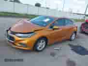 2017 Chevrolet Cruze LT с VIN 3G1BE6SM1HS612282, выставлен на аукционе IAAI как лот 43072805 с пробегом 95 508 миль миль и . История ставок и продаж доступна на DreamBid. Изображение 17.