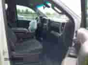2020 Chevrolet Silverado 1500 LT z VIN 3GCUYDED7LG274258, wystawiony jako IAAI lot #42135229 z przebiegiem 77 833 mil mil oraz . Historia ofert i sprzedaży dostępna na DreamBid. Obrazek 5.