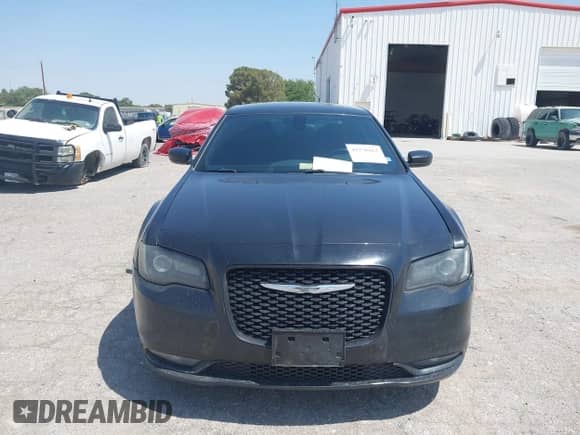 2015 Chrysler 300 S с VIN 2C3CCABG8FH756463, выставлен на аукционе IAAI как лот 42378163 с пробегом 116 103 миль миль и . История ставок и продаж доступна на DreamBid. Изображение 12.