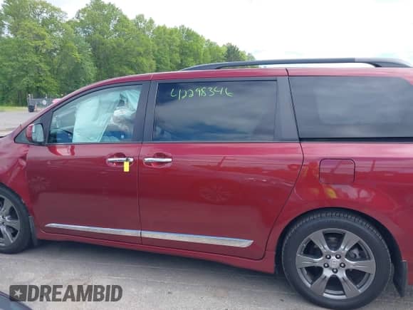 2017 Toyota Sienna SE with VIN 5TDXZ3DC8HS843396, listed as a IAAI auction lot 42298346 with 164,395 mi miles and . Bid and sale history available at DreamBid. Image 14.