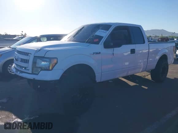 2014 Ford F-150 XL z VIN 1FTFX1EF2EFB02770, wystawiony jako IAAI lot #43345669 z przebiegiem 245 894 mil mil oraz . Historia ofert i sprzedaży dostępna na DreamBid. Obrazek 17.