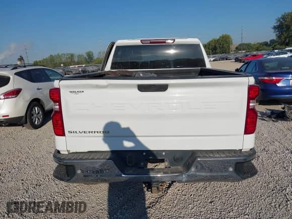 2019 Chevrolet Silverado 1500 Work Truck с VIN 1GCRYAEF4KZ378517, выставлен на аукционе IAAI как лот 43123152 с пробегом 181 874 миль миль и . История ставок и продаж доступна на DreamBid. Изображение 17.