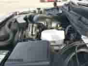 2004 Chevrolet Suburban LS z VIN 1GNFK16ZX4J115566, wystawiony jako IAAI lot #41702268 z przebiegiem 243 572 mil mil oraz . Historia ofert i sprzedaży dostępna na DreamBid. Obrazek 20.