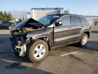 2011 Jeep Grand Cherokee Laredo с VIN 1J4RS4GG5BC564248, выставлен на аукционе Copart как лот 81890225 с пробегом 153 323 миль миль и Списание • Salvage title. История ставок и продаж доступна на DreamBid. Изображение 1.