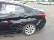 2016 Hyundai Elantra Value Edition z VIN KMHDH4AE6GU645830, wystawiony jako IAAI lot #43268760 z przebiegiem 119 647 mil mil oraz . Historia ofert i sprzedaży dostępna na DreamBid. Obrazek 6.