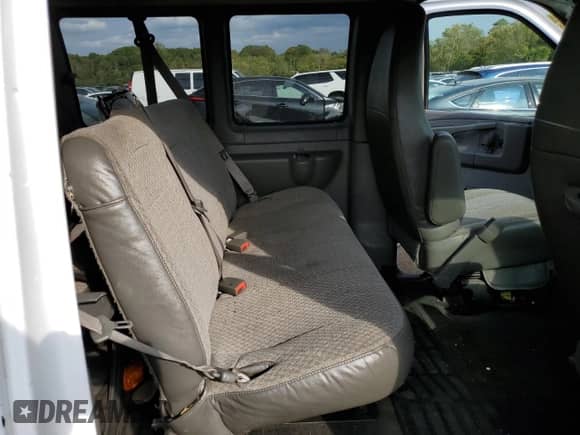2014 Chevrolet Express Passenger LT с VIN 1GAZG1FG2E1114315, выставлен на аукционе Copart как лот 81058795 с пробегом 187 061 миль миль и Списание • Salvage title. История ставок и продаж доступна на DreamBid. Изображение 11.