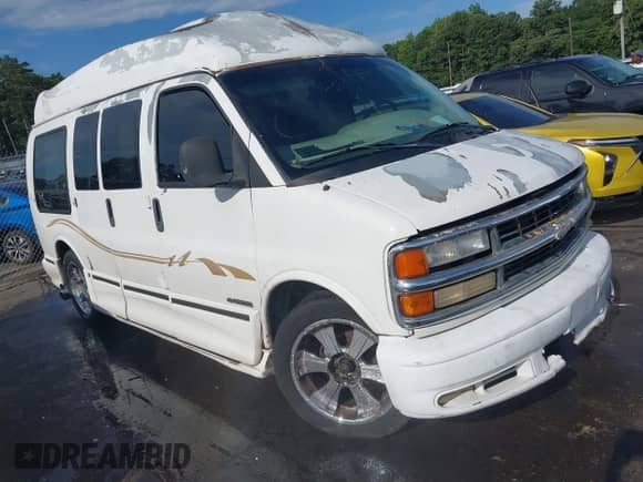 2000 Chevrolet Express Cargo YF7 z VIN 1GBFG15R9Y1183783, wystawiony jako IAAI lot #42715965 z przebiegiem 228 003 mil mil oraz . Historia ofert i sprzedaży dostępna na DreamBid. Obrazek 1.