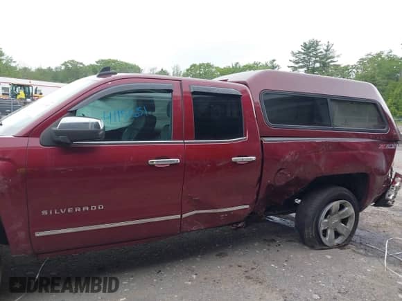 2015 Chevrolet Silverado 1500 LTZ z VIN 1GCVKSEC6FZ233870, wystawiony jako IAAI lot #41151651 z przebiegiem 150 111 mil mil oraz . Historia ofert i sprzedaży dostępna na DreamBid. Obrazek 6.