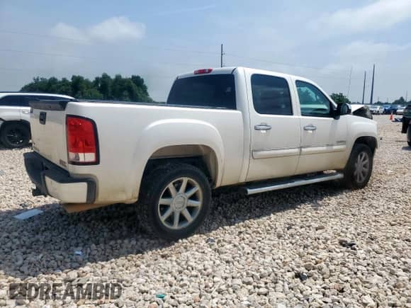 2011 GMC Sierra 1500 Denali with VIN 3GTP1XE2XBG368389, listed as a Copart auction lot 59590585 with 77,792 mi miles and Salvage title. Bid and sale history available at DreamBid. Image 3.