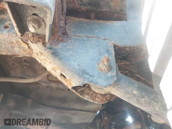 2000 Jeep Wrangler Sport with VIN 1J4FA49S0YP735660, listed as a IAAI auction lot 43192698 with Not provided miles and . Bid and sale history available at DreamBid. Image 6.