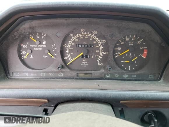 1991 Mercedes-Benz 300 E with VIN WDBEA30D7MB336017, listed as a Copart auction lot 70710265 with 195,537 mi miles and Clean title. Bid and sale history available at DreamBid. Image 9.