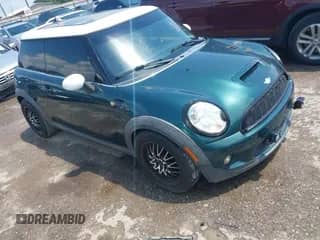 2009 MINI Hardtop S с VIN WMWMF735X9TW83057, выставлен на аукционе IAAI как лот 43029411 с пробегом 118 256 миль миль и . История ставок и продаж доступна на DreamBid. Изображение 1.