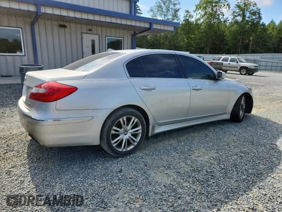 2013 Hyundai Genesis 3.8L с VIN KMHGC4DD0DU214622, выставлен на аукционе Copart как лот 65369175 с пробегом 171 131 миль миль и Списание • Salvage title. История ставок и продаж доступна на DreamBid. Изображение 3.