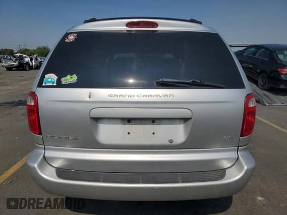 2004 Dodge Caravan SXT with VIN 2D8GP44L14R591166, listed as a Copart auction lot 71053105 with 171,101 mi miles and Salvage title. Bid and sale history available at DreamBid. Image 6.
