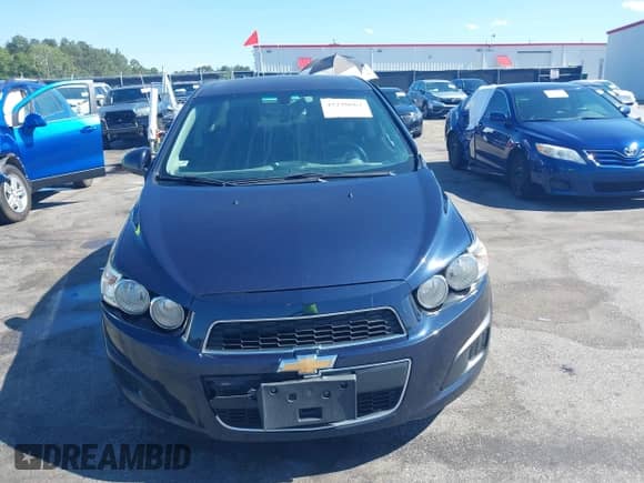 2015 Chevrolet Sonic LT с VIN 1G1JC5SB5F4177676, выставлен на аукционе IAAI как лот 42230662 с пробегом 155 884 миль миль и . История ставок и продаж доступна на DreamBid. Изображение 12.