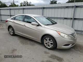 2011 Hyundai Sonata GLS z VIN 5NPEB4AC6BH023241, wystawiony jako Copart lot #84837155 z przebiegiem 242 038 mil mil oraz Szkoda całkowita • Salvage title. Historia ofert i sprzedaży dostępna na DreamBid. Obrazek 4.