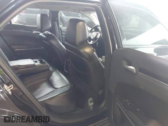 2017 Chrysler 300 C с VIN 2C3CCAKG5HH566624, выставлен на аукционе IAAI как лот 41887332 с пробегом 102 001 миль миль и . История ставок и продаж доступна на DreamBid. Изображение 8.