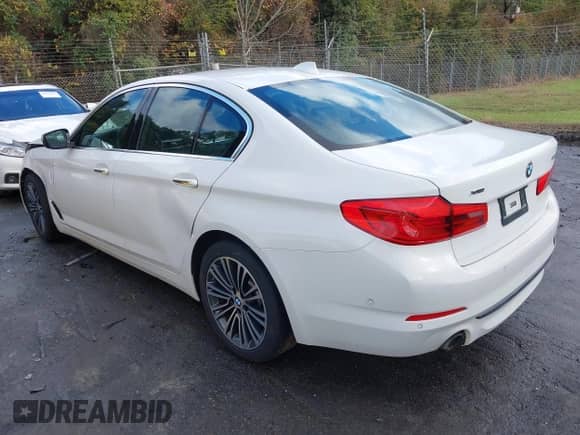 2017 BMW 5 Series 530i xDrive с VIN WBAJA7C30HWA70963, выставлен на аукционе IAAI как лот 43555246 с пробегом 142 310 миль миль и . История ставок и продаж доступна на DreamBid. Изображение 3.