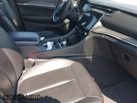 2024 Jeep Grand Cherokee Limited с VIN 1C4RJHBG7RC109032, выставлен на аукционе IAAI как лот 42577704 с пробегом 27 036 миль миль и . История ставок и продаж доступна на DreamBid. Изображение 5.