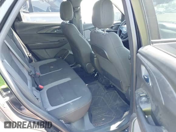 2023 Chevrolet TrailBlazer LT z VIN KL79MRSL7PB148603, wystawiony jako IAAI lot #43203114 z przebiegiem 21 274 mil mil oraz . Historia ofert i sprzedaży dostępna na DreamBid. Obrazek 8.