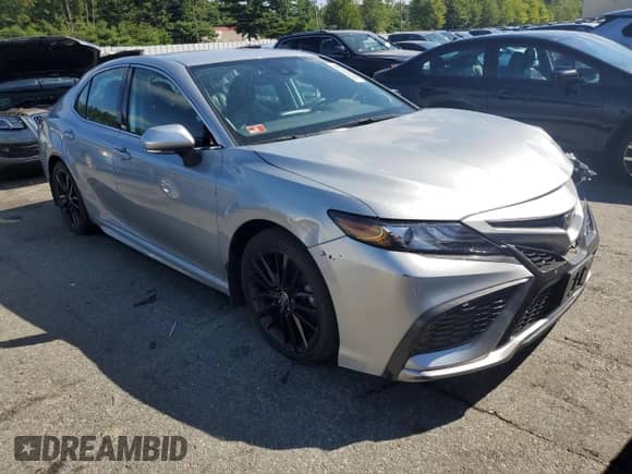 2022 Toyota Camry XSE with VIN 4T1K61BK5NU069595, listed as a Copart auction lot 69240435 with 40,731 mi miles and Salvage title. Bid and sale history available at DreamBid. Image 4.