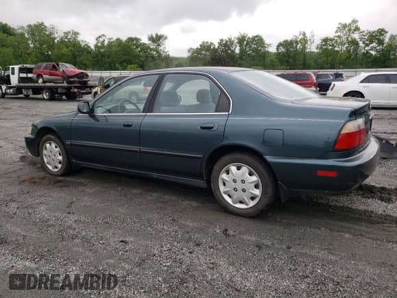 1996 Honda Accord LX с VIN 1HGCD5635TA133031, выставлен на аукционе Copart как лот 54159355 с пробегом 107 164 миль миль и На запчасти • Non repairable. История ставок и продаж доступна на DreamBid. Изображение 2.