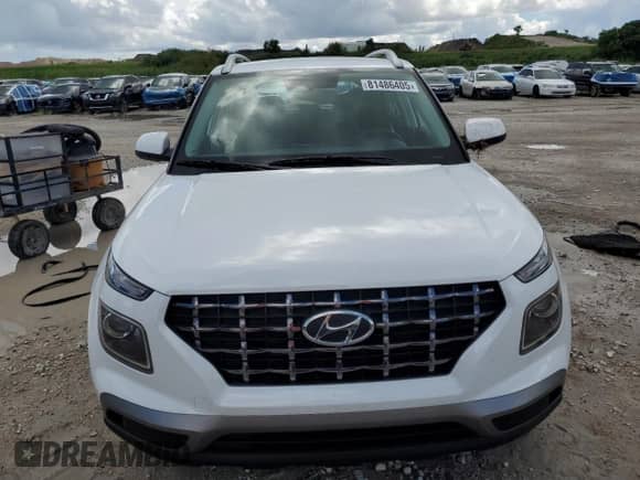 2025 Hyundai Venue SEL z VIN KMHRC8A35SU371927, wystawiony jako Copart lot #81486405 z przebiegiem 6 666 mil mil oraz Nie do naprawy • Non repairable. Historia ofert i sprzedaży dostępna na DreamBid. Obrazek 5.