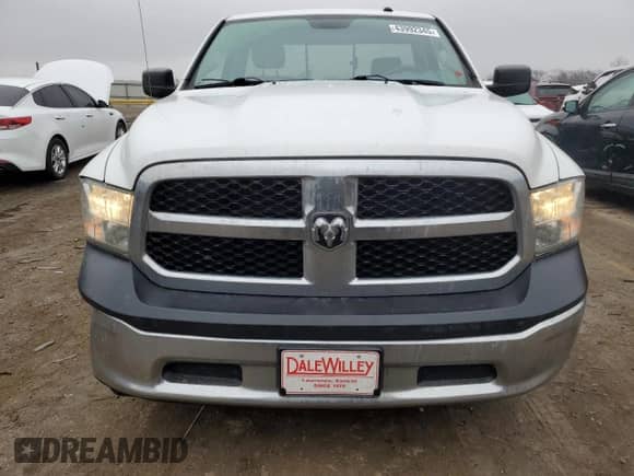 2018 Ram 1500 Tradesman z VIN 3C6JR6DT1JG234203, wystawiony jako Copart lot #43992345 z przebiegiem 98 180 mil mil oraz Szkoda całkowita • Salvage title. Historia ofert i sprzedaży dostępna na DreamBid. Obrazek 5.