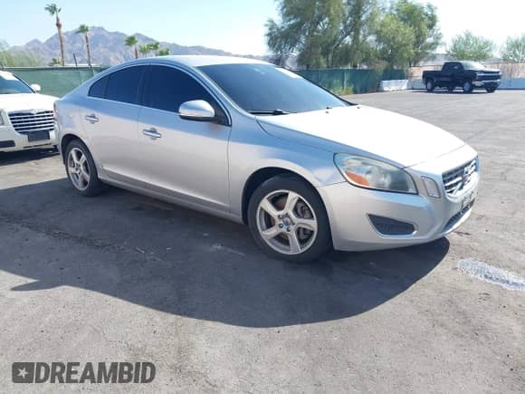 2012 Volvo S60 T5 с VIN YV1622FSXC2051873, выставлен на аукционе IAAI как лот 43013409 с пробегом 94 721 миль миль и . История ставок и продаж доступна на DreamBid. Изображение 6.