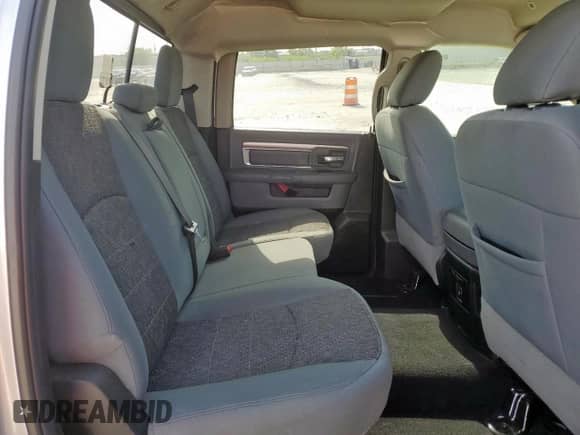 2018 Ram 1500 Big Horn z VIN 1C6RR6LG0JS340481, wystawiony jako Copart lot #61254065 z przebiegiem Nie podano mil oraz Szkoda całkowita • Salvage title. Historia ofert i sprzedaży dostępna na DreamBid. Obrazek 10.