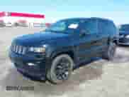 2017 Jeep Grand Cherokee Laredo z VIN 1C4RJFAG6HC818894, wystawiony jako IAAI lot #41973338 z przebiegiem 142 243 mil mil oraz . Historia ofert i sprzedaży dostępna na DreamBid. Obrazek 2.