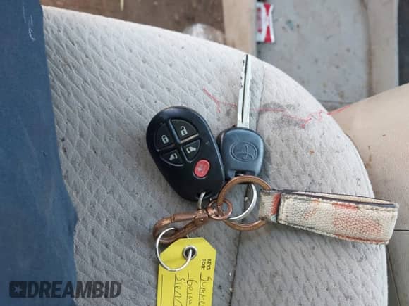 2012 Toyota Sienna LE AAS z VIN 5TDKK3DC7CS224182, wystawiony jako IAAI lot #43201806 z przebiegiem 218 893 mil mil oraz . Historia ofert i sprzedaży dostępna na DreamBid. Obrazek 11.