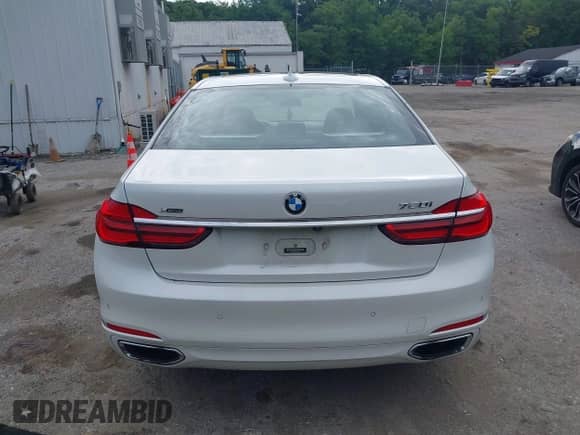 2016 BMW 7 Series 750i xDrive с VIN WBA7F2C59GG415896, выставлен на аукционе IAAI как лот 42772164 с пробегом 87 204 миль миль и . История ставок и продаж доступна на DreamBid. Изображение 16.