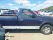 2003 Ford F-150 XL z VIN 1FTRF18263NA54847, wystawiony jako IAAI lot #43050454 z przebiegiem Nie podano mil oraz . Historia ofert i sprzedaży dostępna na DreamBid. Obrazek 13.