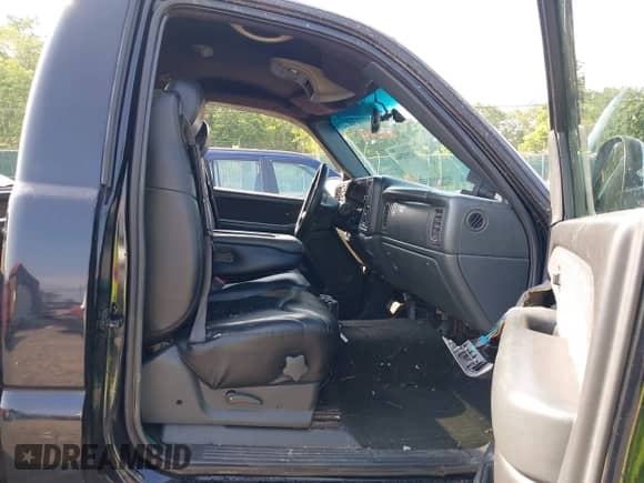 2002 GMC Sierra 1500 SLE z VIN 1GTEK14T52Z274044, wystawiony jako IAAI lot #42652944 z przebiegiem 154 078 mil mil oraz . Historia ofert i sprzedaży dostępna na DreamBid. Obrazek 5.